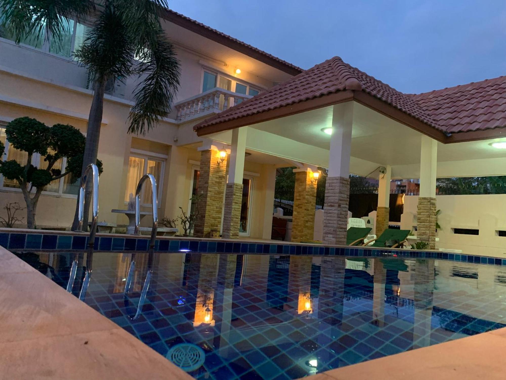 Yoch Pool Villa Pattaya Eksteriør billede