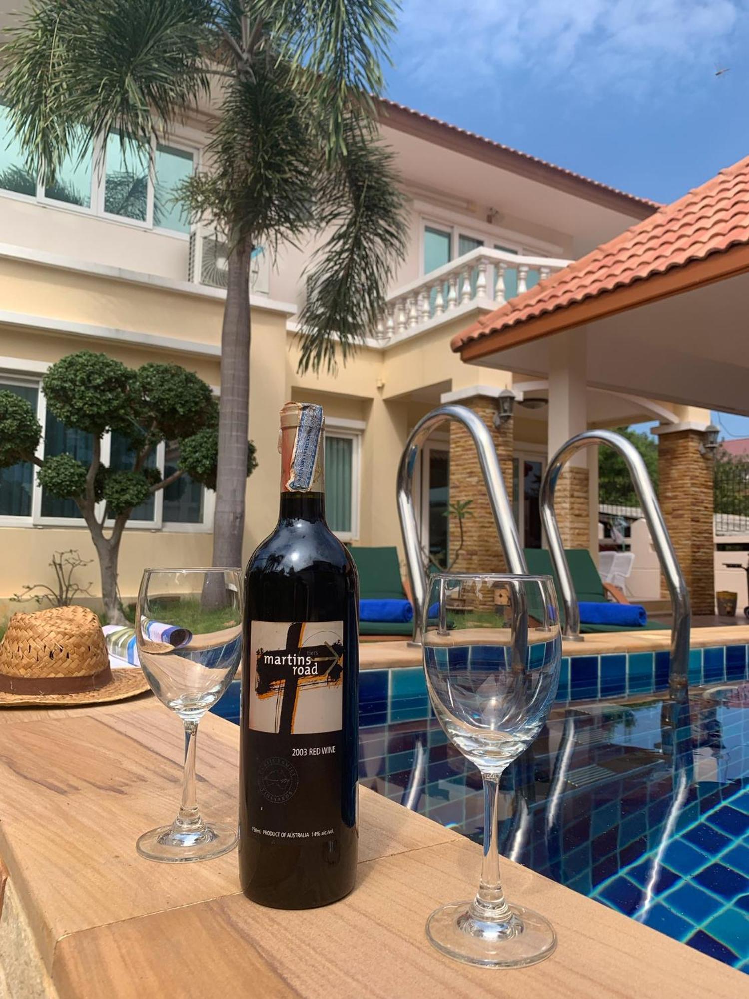 Yoch Pool Villa Pattaya Eksteriør billede